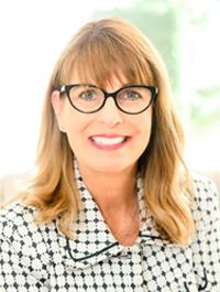 Joy Lynn Hyer Headshot
